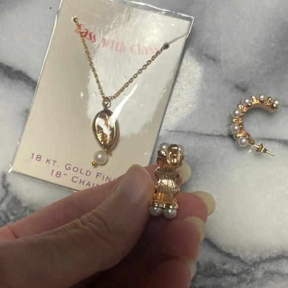 Jewelry bundle 18 KT gold chain necklace real pearl crowie shell - Picture 7 of 11